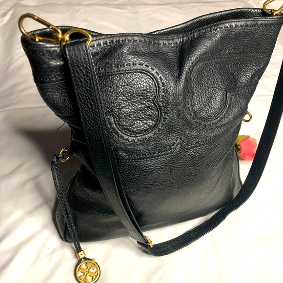 Tory Burch Amalie black fold over messenger black pebbled leather bag - Picture 15 of 16